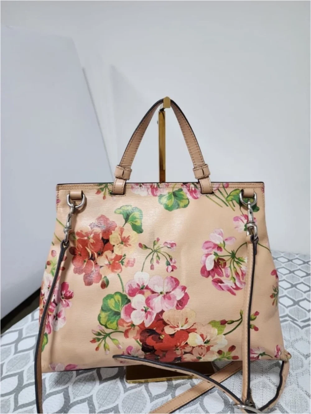 Authentic GUCCI Shangai Calfskin Blooms Print Small Bamboo Daily Top Handle Bag